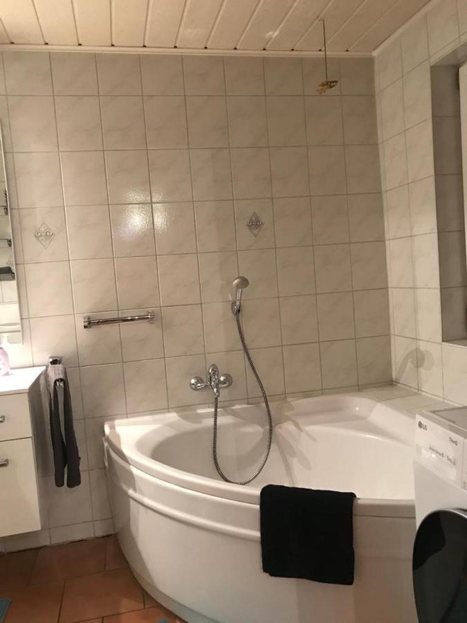 Schoene Ruhige Wohnung Mit Terrasse Und Parkplatz Greifswald Exterior photo