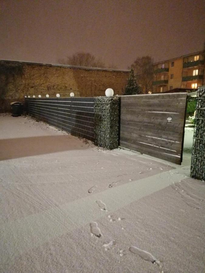 Schoene Ruhige Wohnung Mit Terrasse Und Parkplatz Greifswald Exterior photo